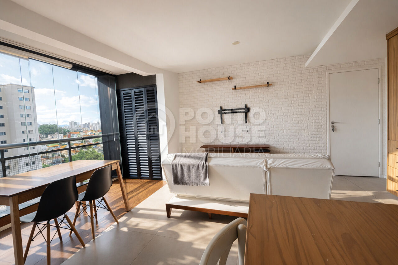 Apartamento à venda e locação em São Judas, 2 dormitórios e varanda, mobiliado