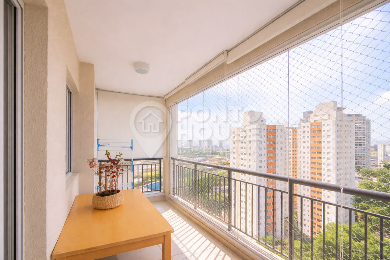 Apartamento à venda no Ipiranga 2 dormitórios, com varanda e vista livre