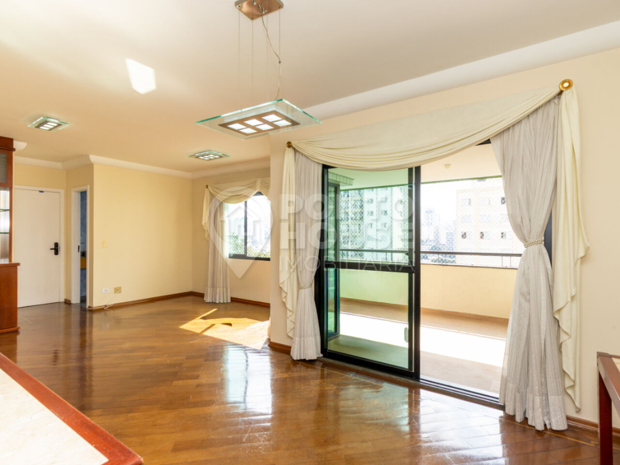 Apartamento à venda, 3 dormitórios sendo 1 suíte, 3 vagas no Bosque da Saúde