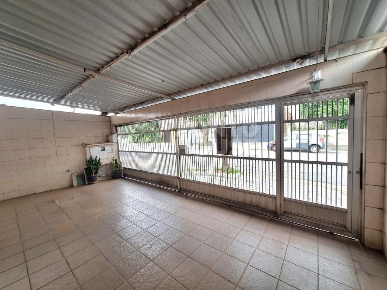 Casa térrea à venda no Planalto Paulista, 3 dormitórios, 2 vagas, para reforma