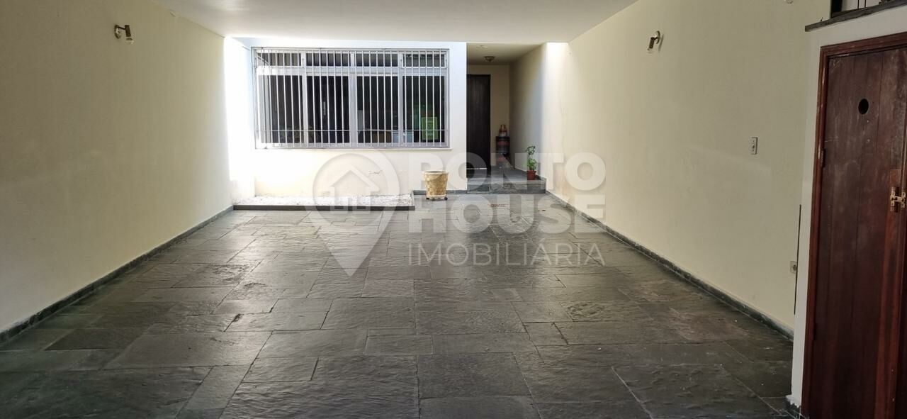 Sobrado à venda 221 m², 3 dormitórios,1 suíte e 4 vagas, na Vila Gumercindo