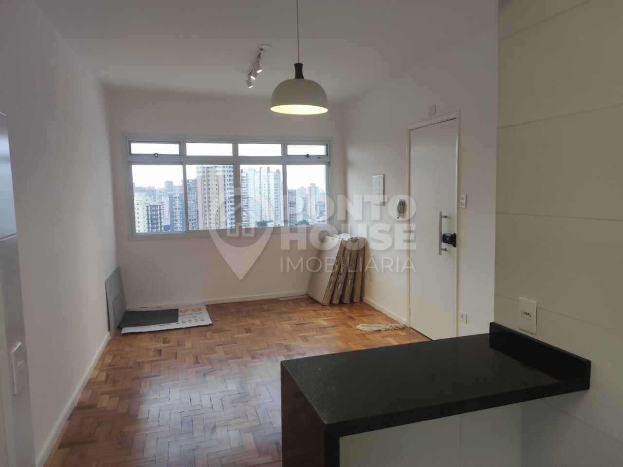 Apartamento 2 dormitórios, 3 banheiros, reformado à venda em Mirandópolis