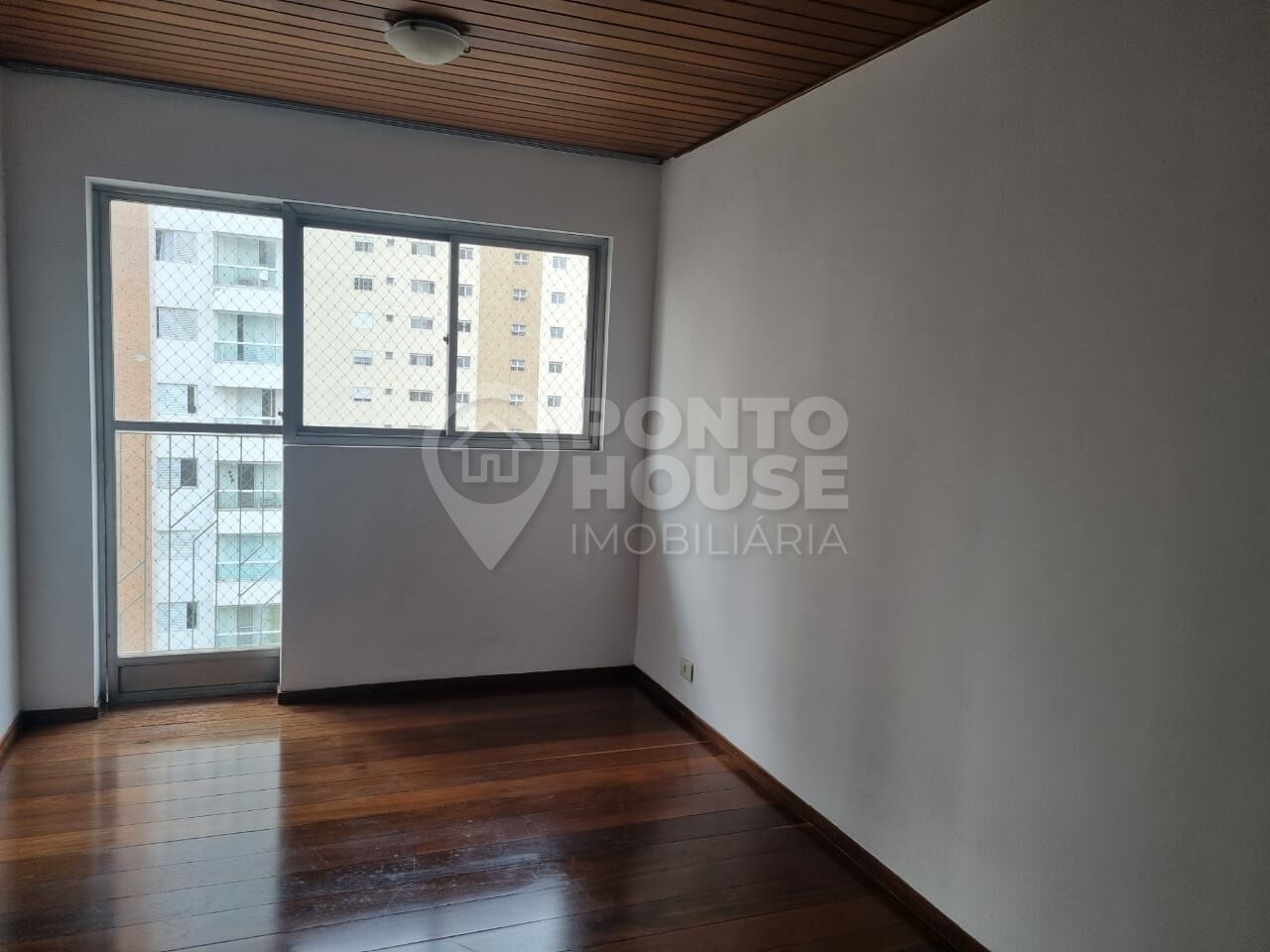 Apartamento para locação na Saúde, 2 dormitórios e 1 vaga, próximo ao metrô