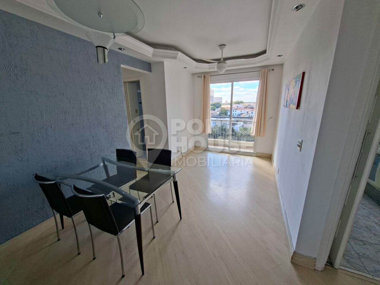 Apartamento mobiliado para locação 2 dormitórios, sacada, no Jardim Previdência 