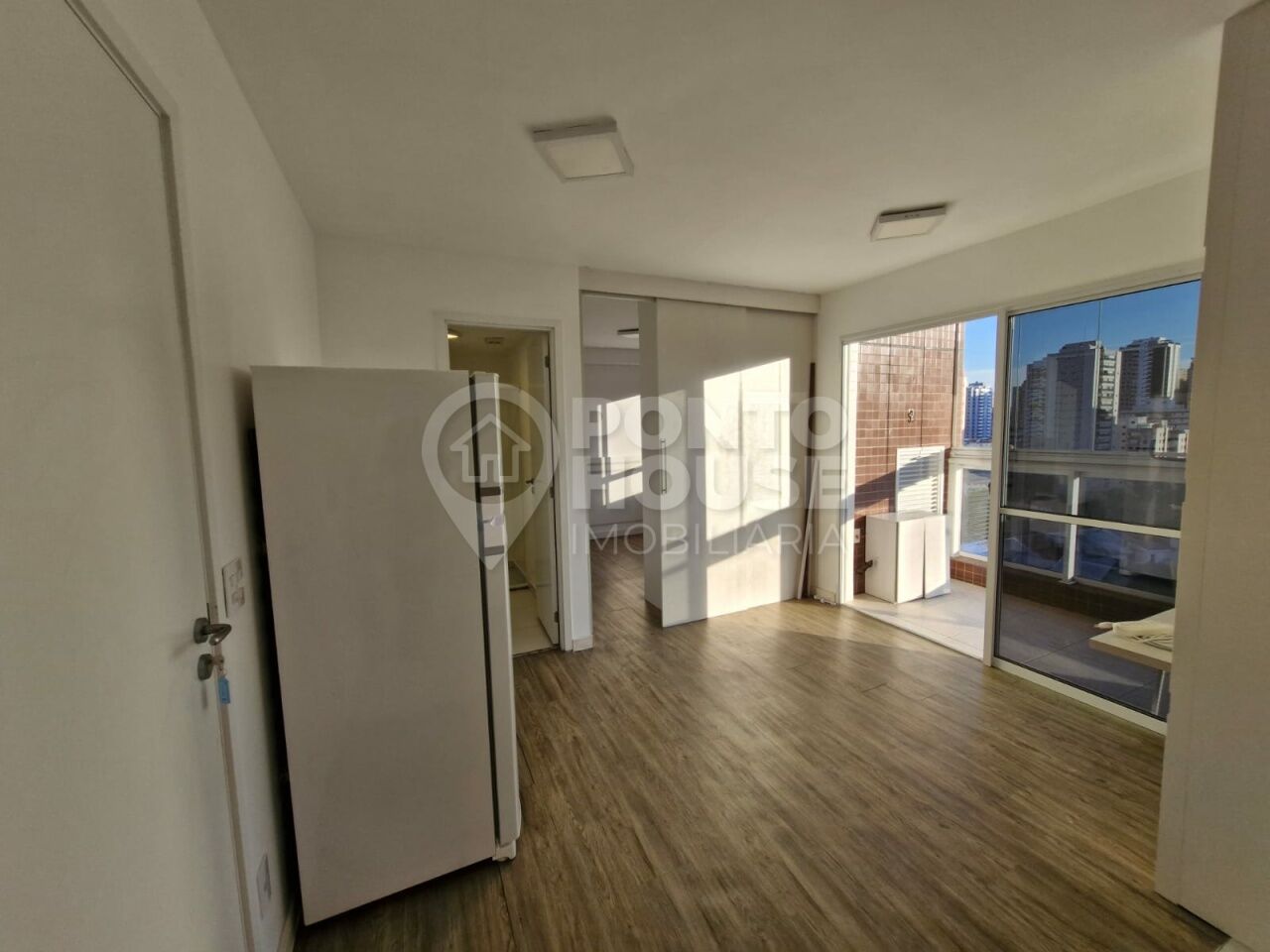 Apartamento à venda na Praça da Árvore 1 dormitório, 1 sala, 1 banheiro e 1 vaga
