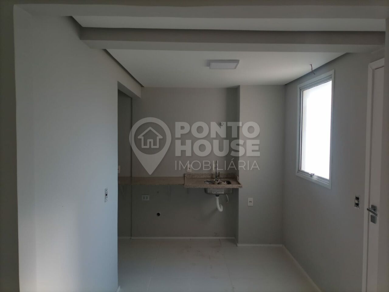 Apartamento para locação, 17m² na região da Saúde -  água e luz inclusas no pacote