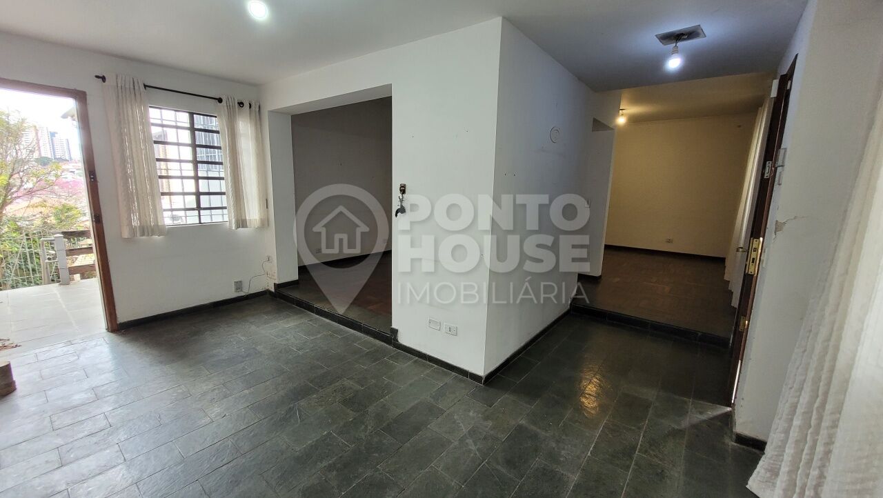 Casa térrea à venda Planalto Paulista, 3 dormitórios, 3 vagas, quintal, 10 x 25
