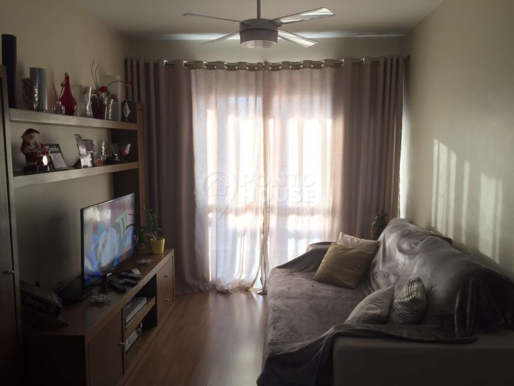 Apartamento à venda no bairro Vila Gumercindo com 3 dormitórios, 1 suíte e 2 vagas