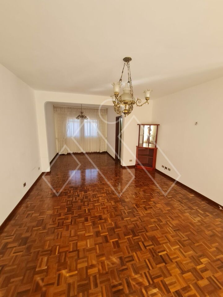 Casa, 4 quartos, 209 m² - Foto 1