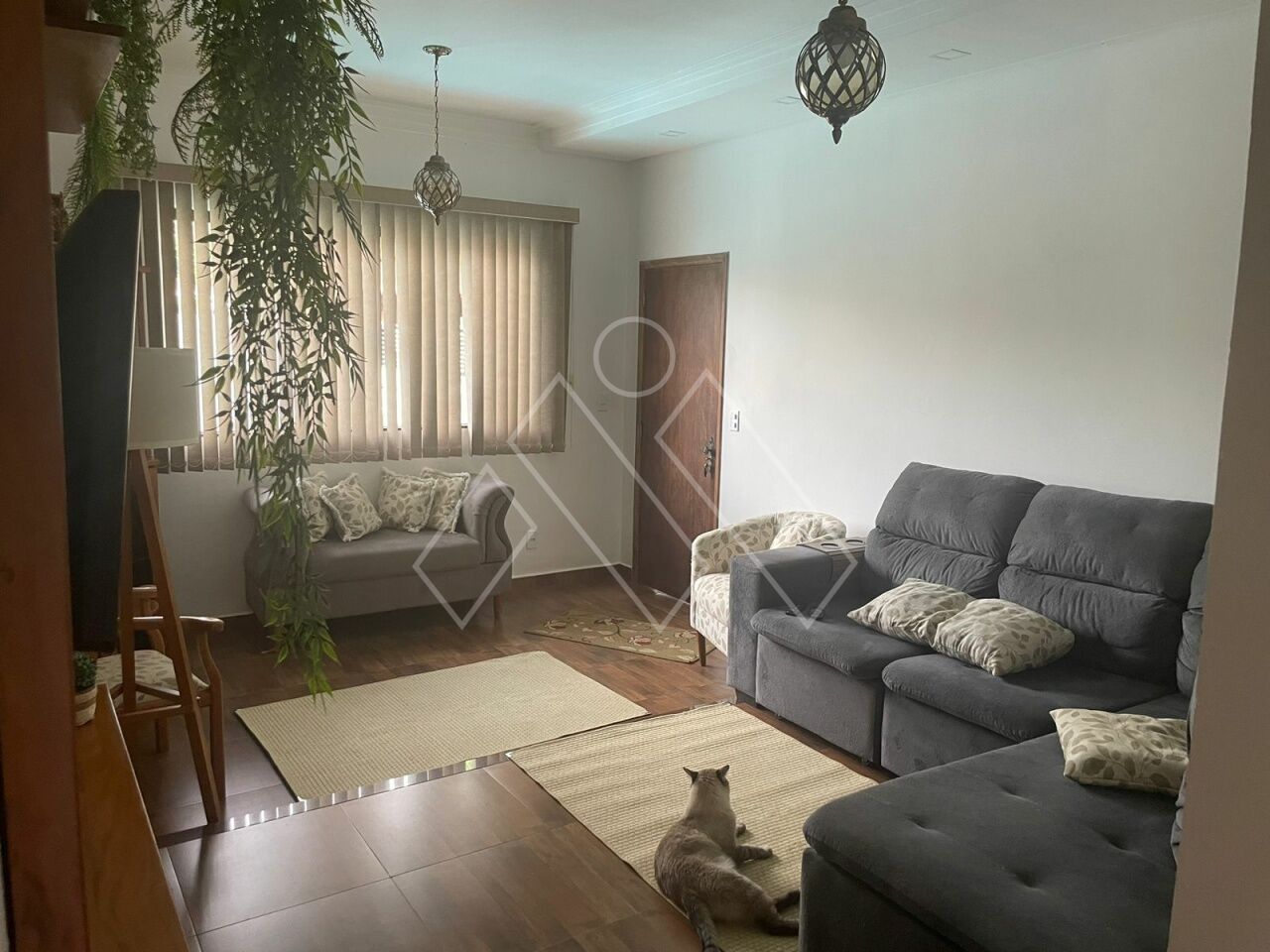 Casa à venda com 3 quartos, 189m² - Foto 1