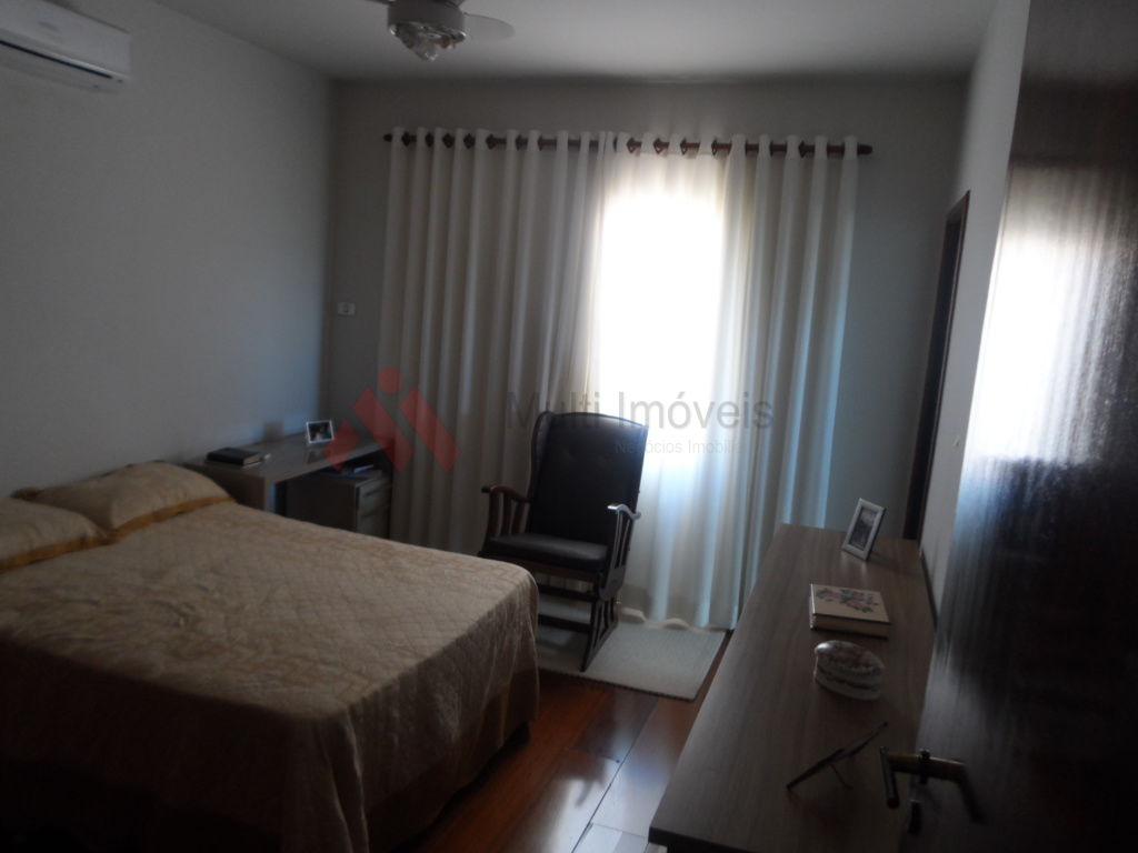 Casa à venda com 4 quartos, 285m² - Foto 11