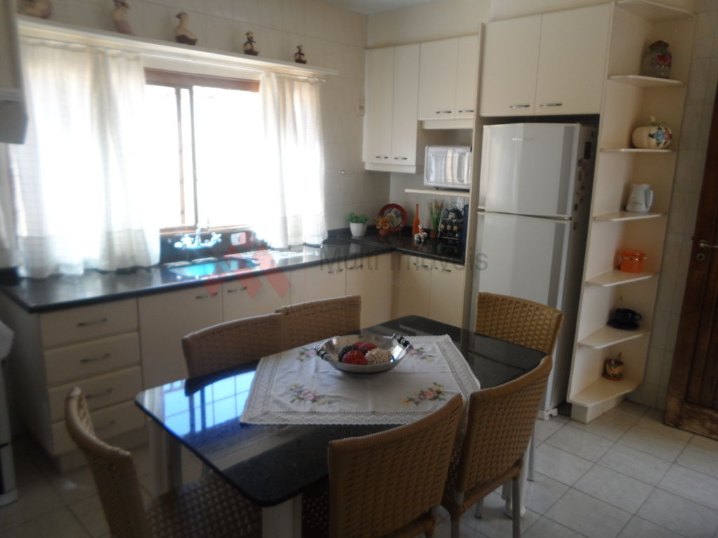 Casa à venda com 4 quartos, 285m² - Foto 2