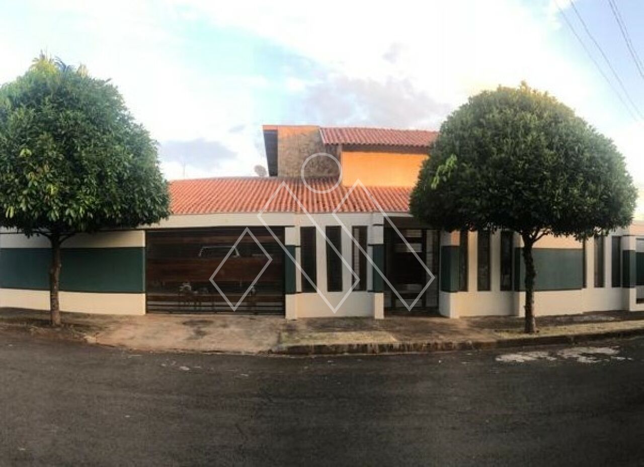 Casa, 3 quartos, 300 m² - Foto 1