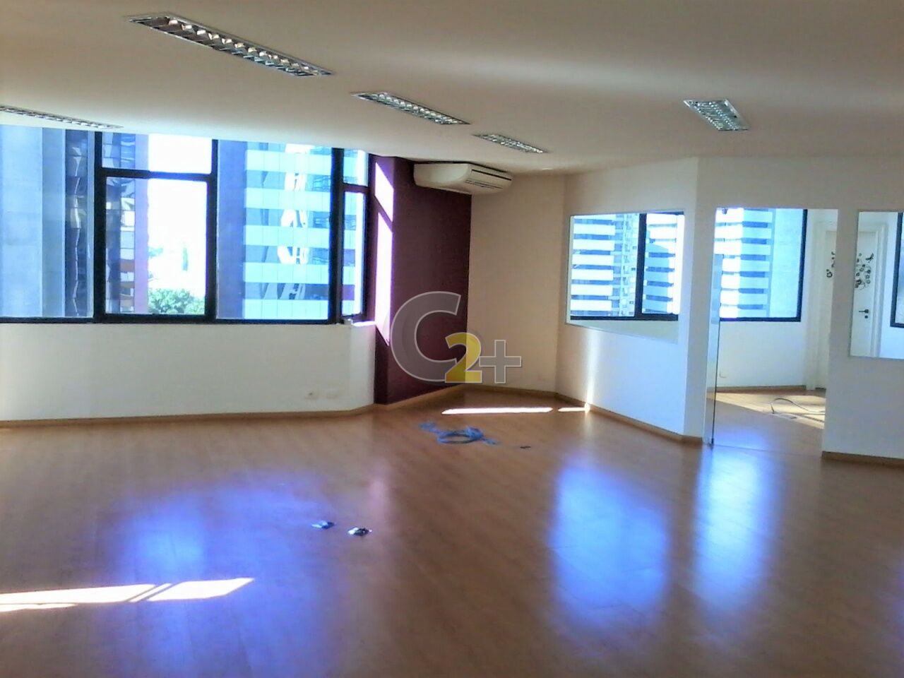 Conj. Comercial para Venda - Cidade Monções