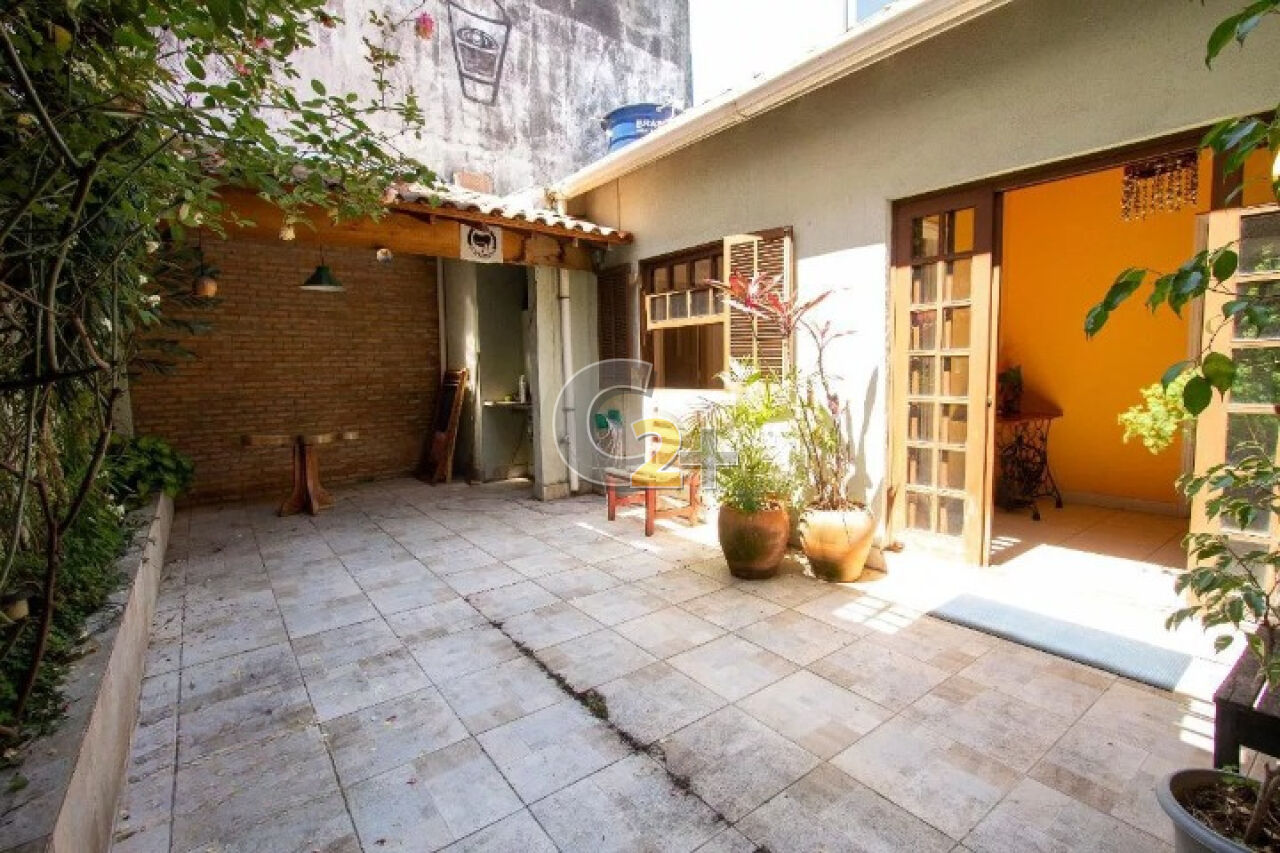 Casa Padrão para Venda - Vila Romana