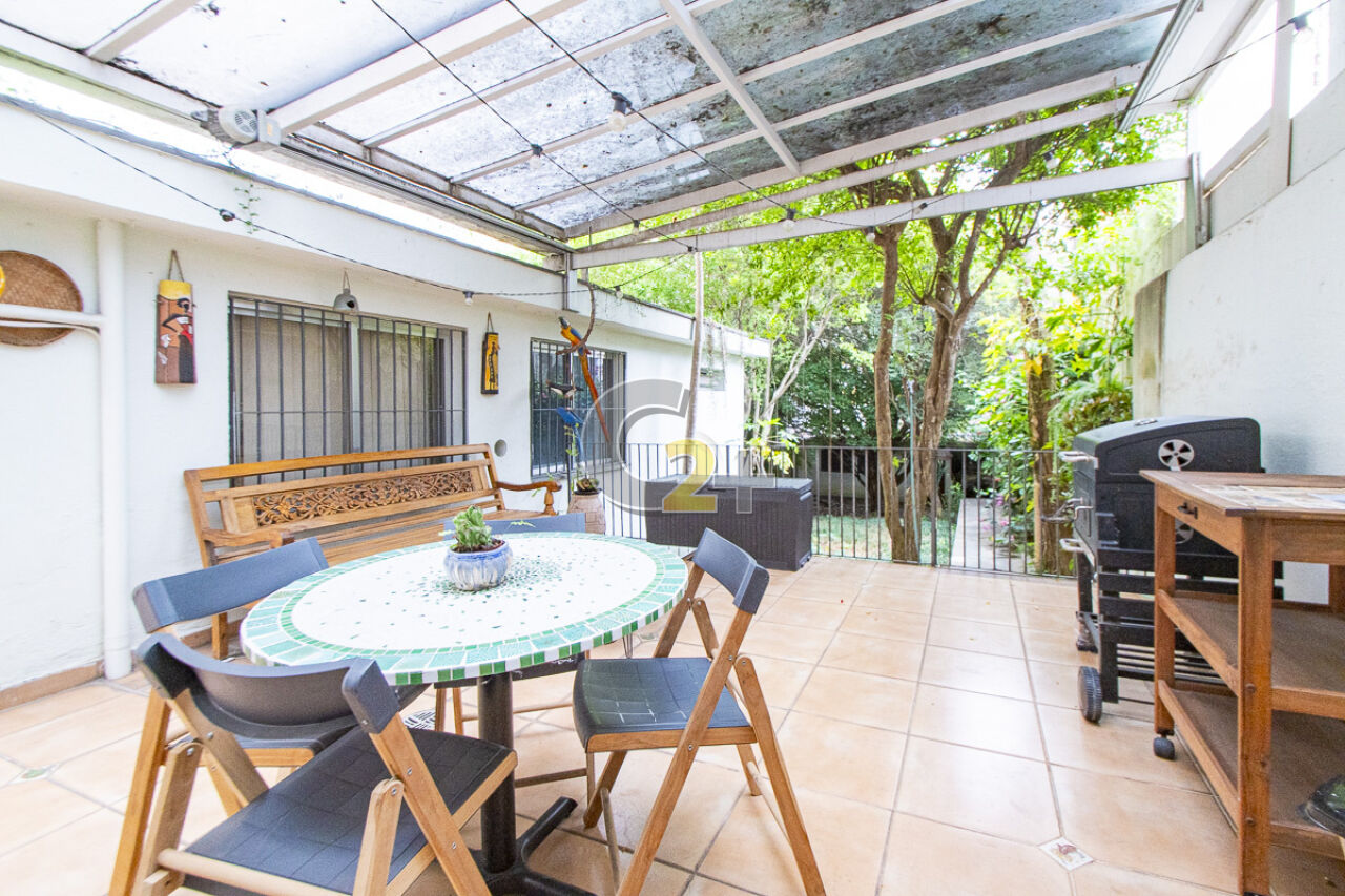 Casa Padrão para Venda - Pompéia