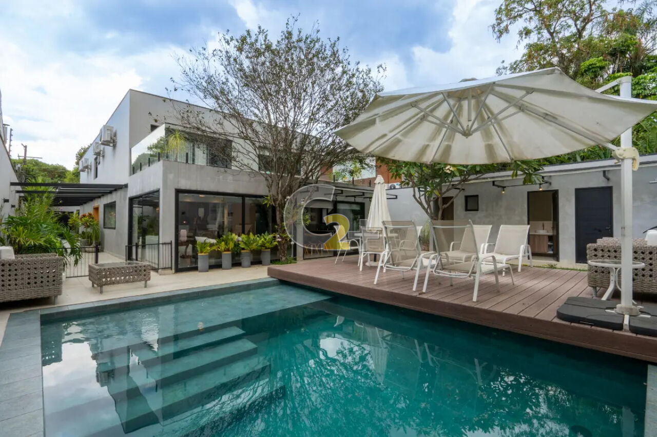 Casa Padrão para Venda - Alto de Pinheiros