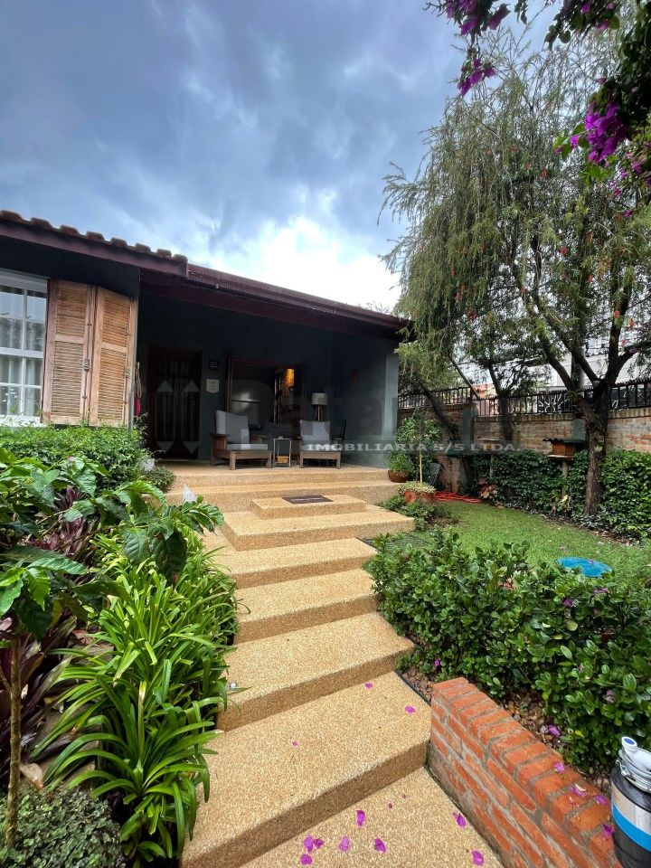 Casa Térrea para Venda - Instituto de Previdência