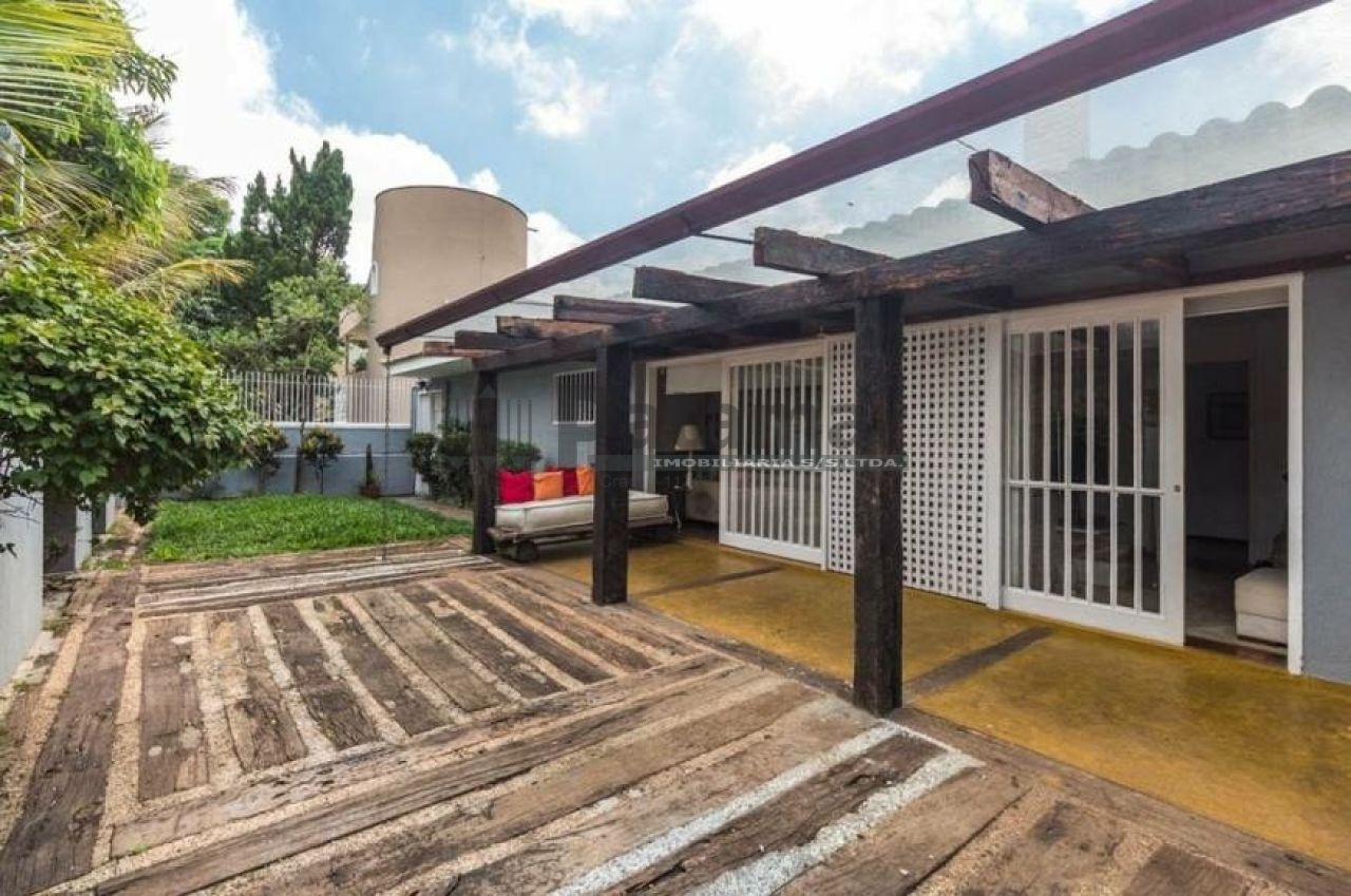 Casa Térrea para Venda - Caxingui