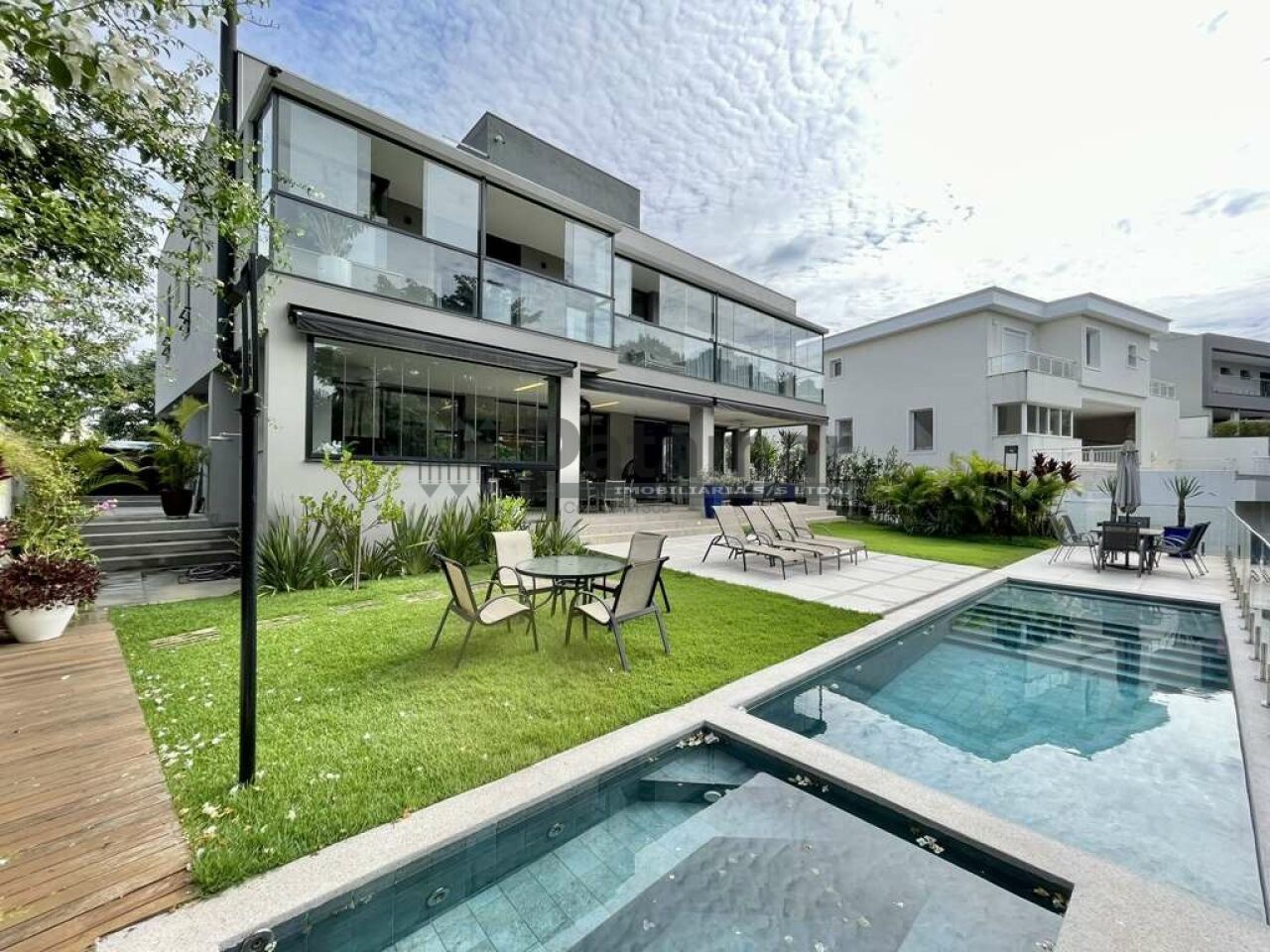 Casa em Condomínio para Venda - Granja Viana