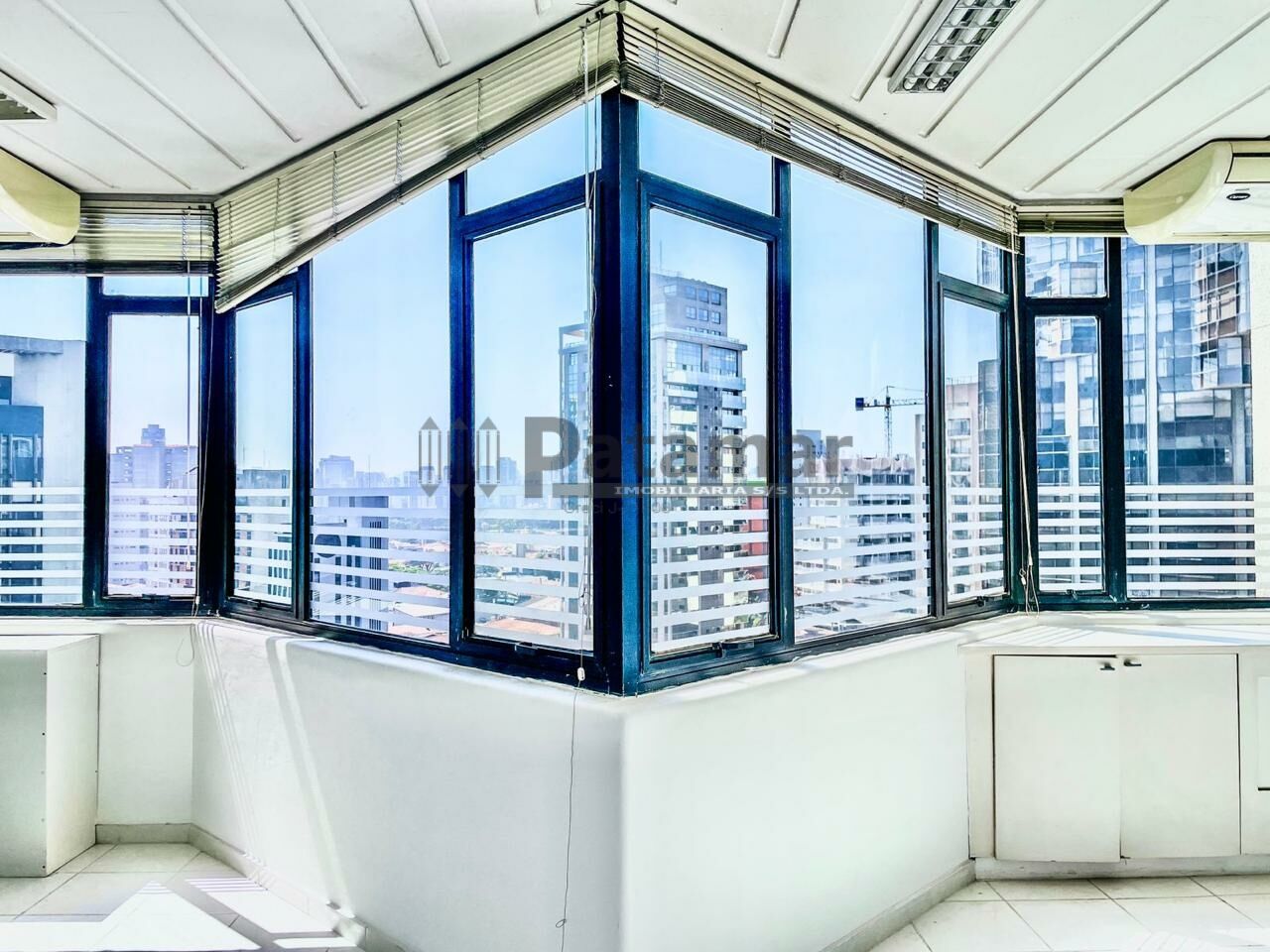 Conj. Comercial para Venda - Cidade Monções