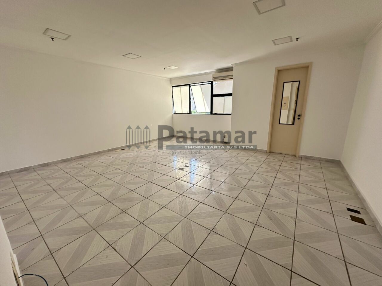 Conj. Comercial para Locação - Indianópolis