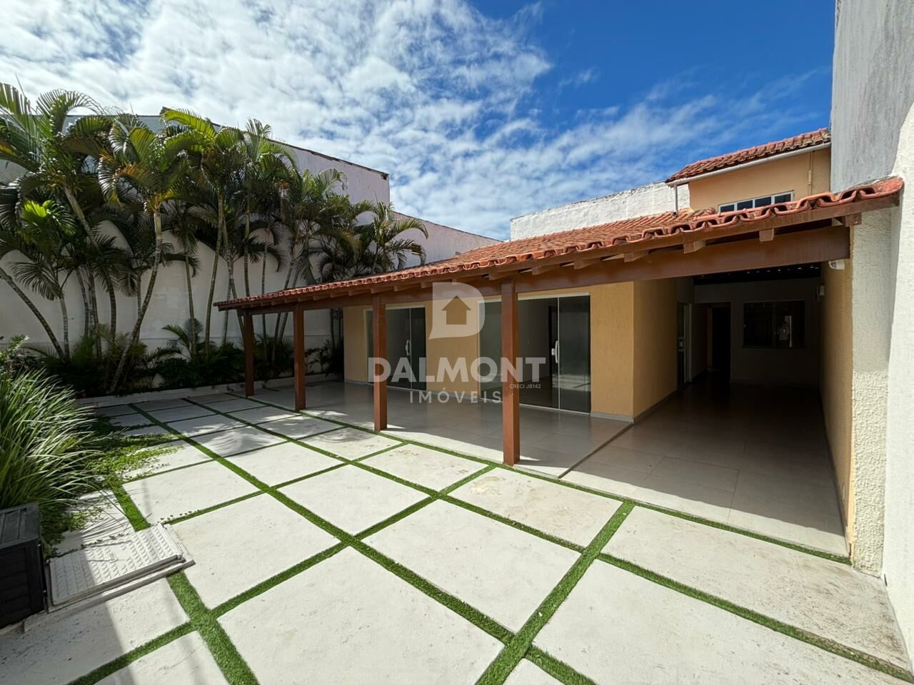 Casa para Venda - Célula Mater