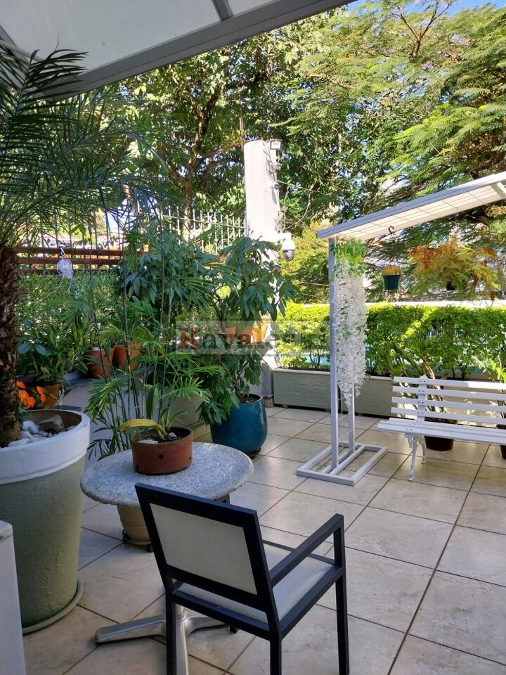 Sobrado para Venda - BOSQUE DA SAÚDE