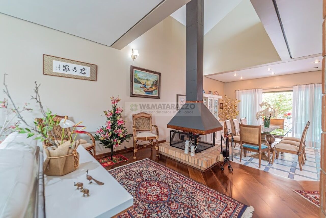 Casa Vila Anhangüera 4 dormitorios 5 banheiros 4 vagas na garagem