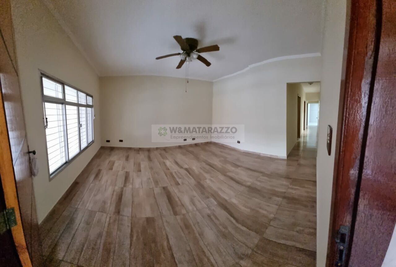 Casa Jardim Santa Cruz (Campo Grande) 4 dormitorios 3 banheiros 2 vagas na garagem