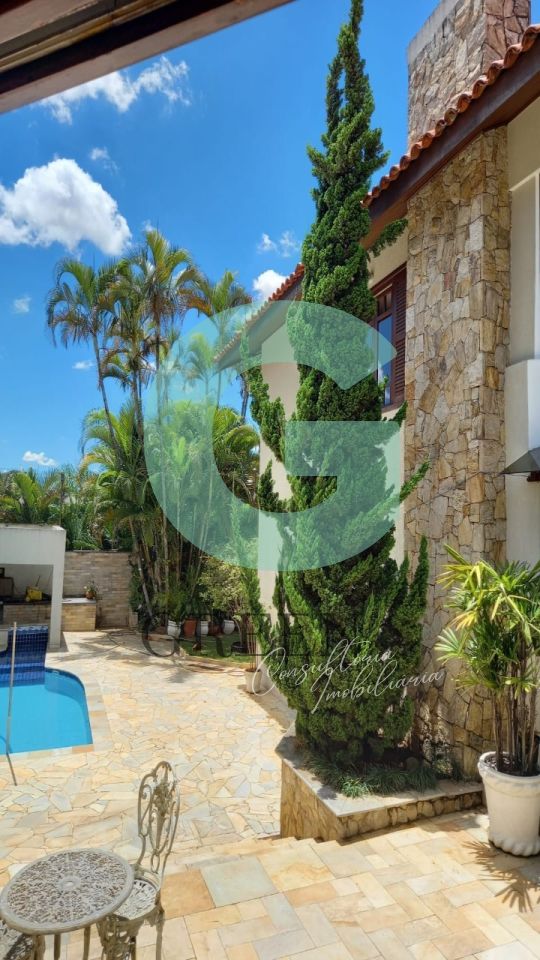 Casa à venda e aluguel com 5 quartos, 490m² - Foto 1