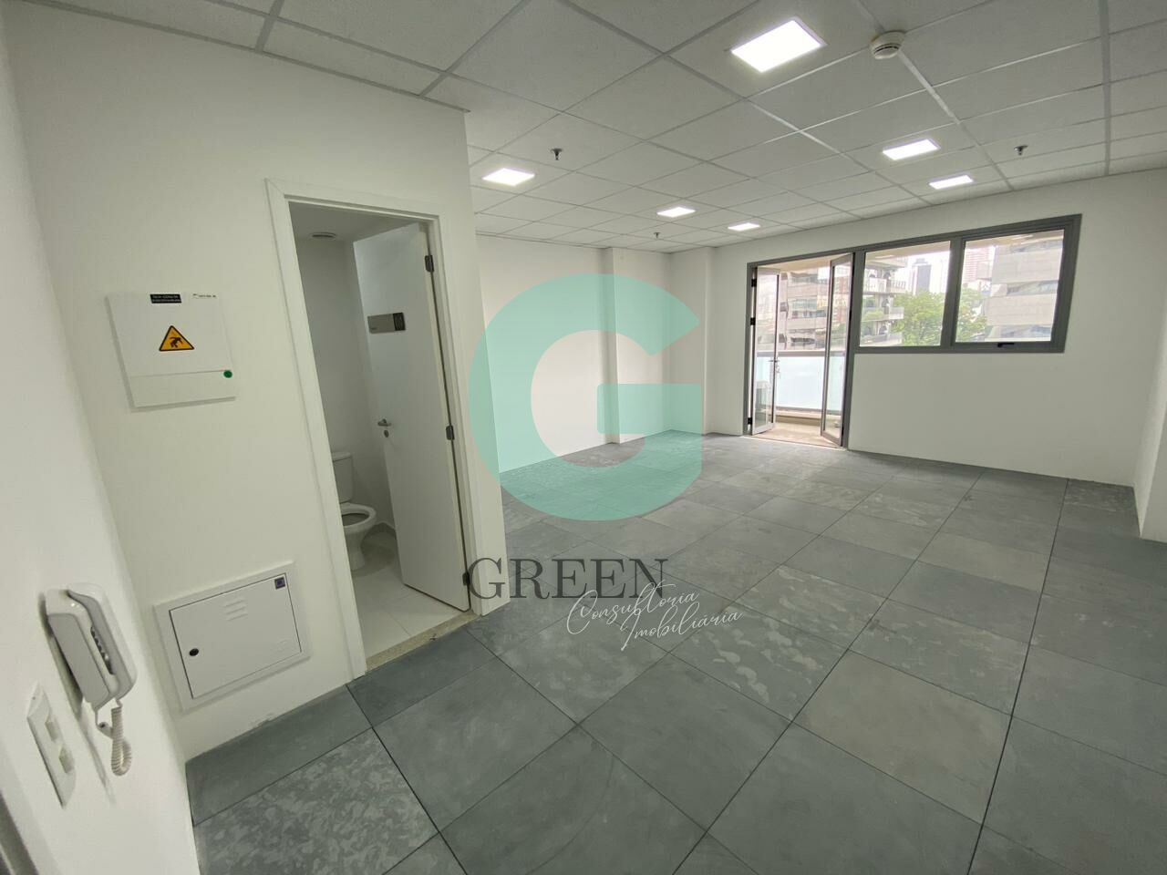 Casa Comercial à venda e aluguel, 40m² - Foto 2