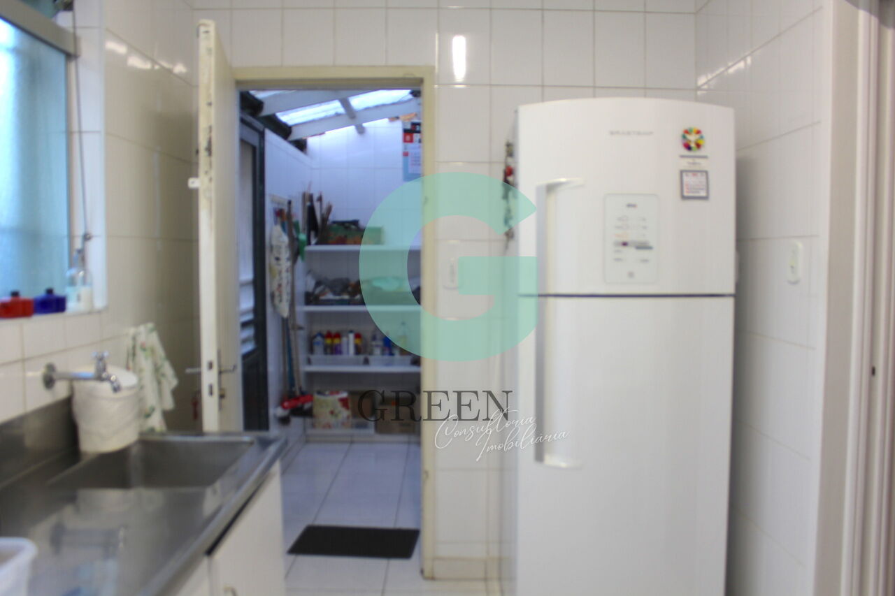 Casa à venda com 3 quartos, 244m² - Foto 17
