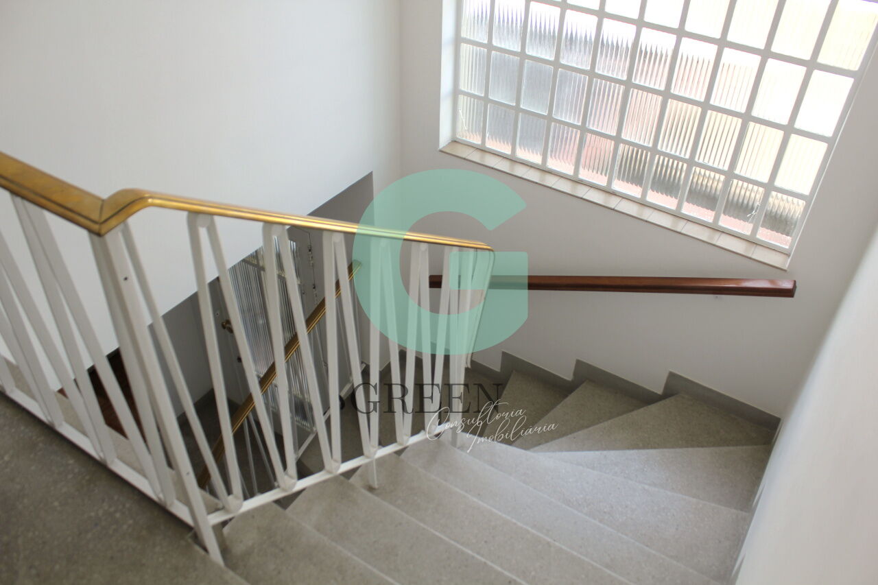 Casa à venda com 3 quartos, 244m² - Foto 18