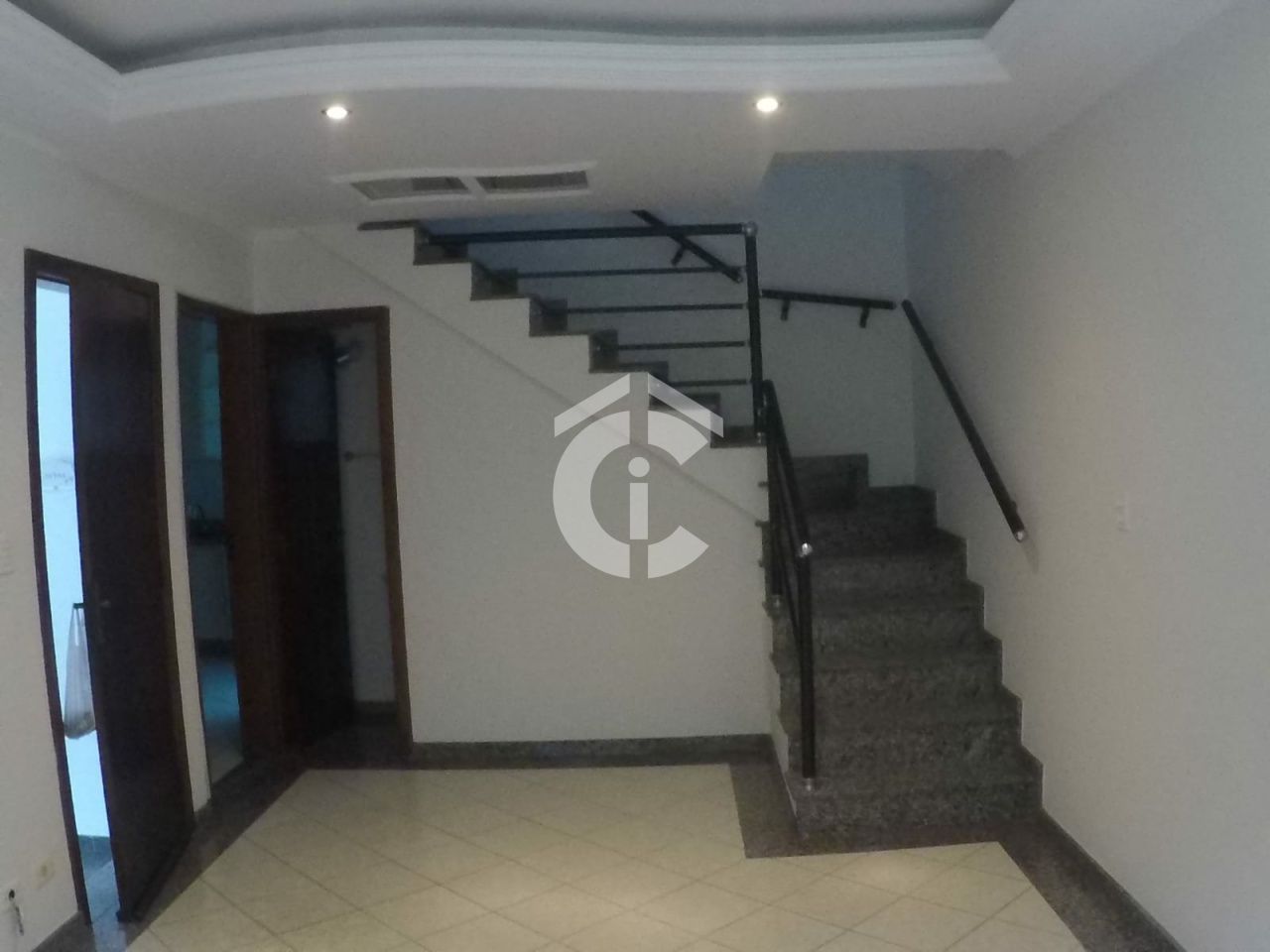 Sobrado Cond. Fechado para Locação - VILA ALPINA