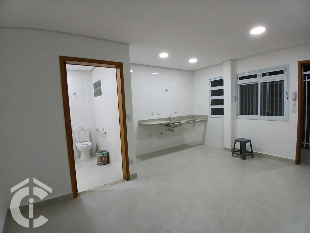 Condomínio para Venda - VILA INVERNADA