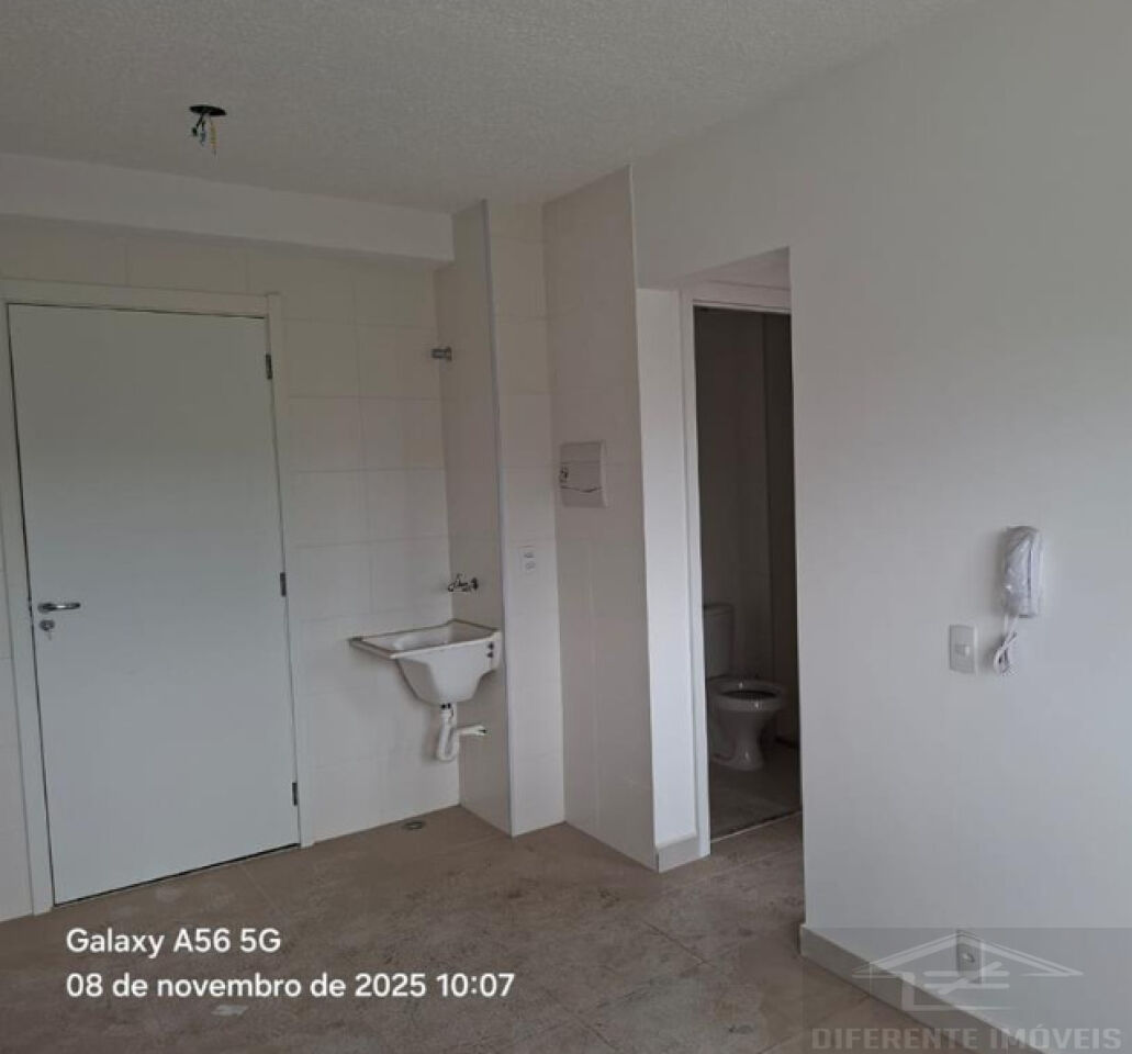 Apartamento para Venda - Colônia Zona Leste