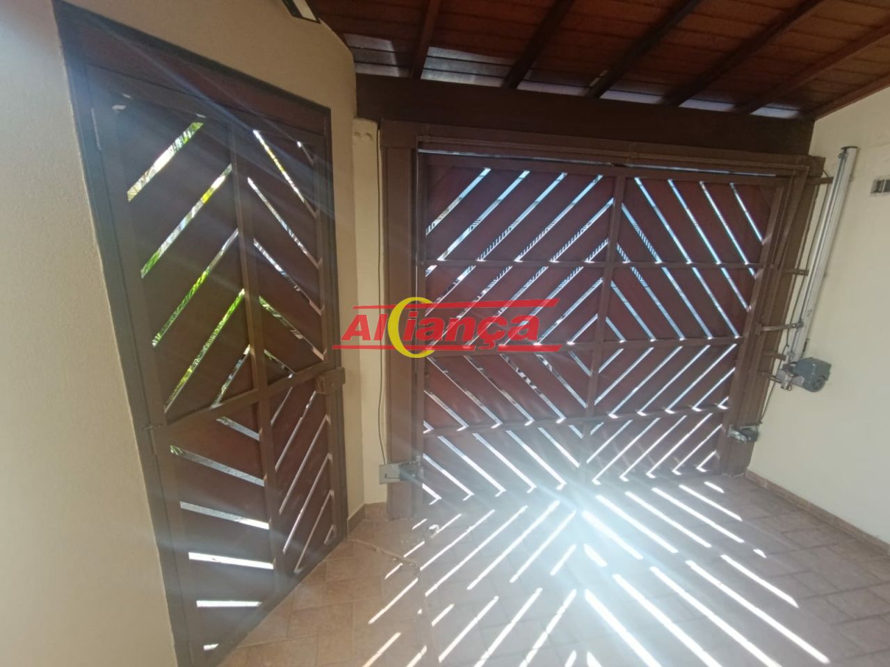 Foto 1 de Casa, para Locação, em Jardim Munhoz, Guarulhos - Ref AI48151