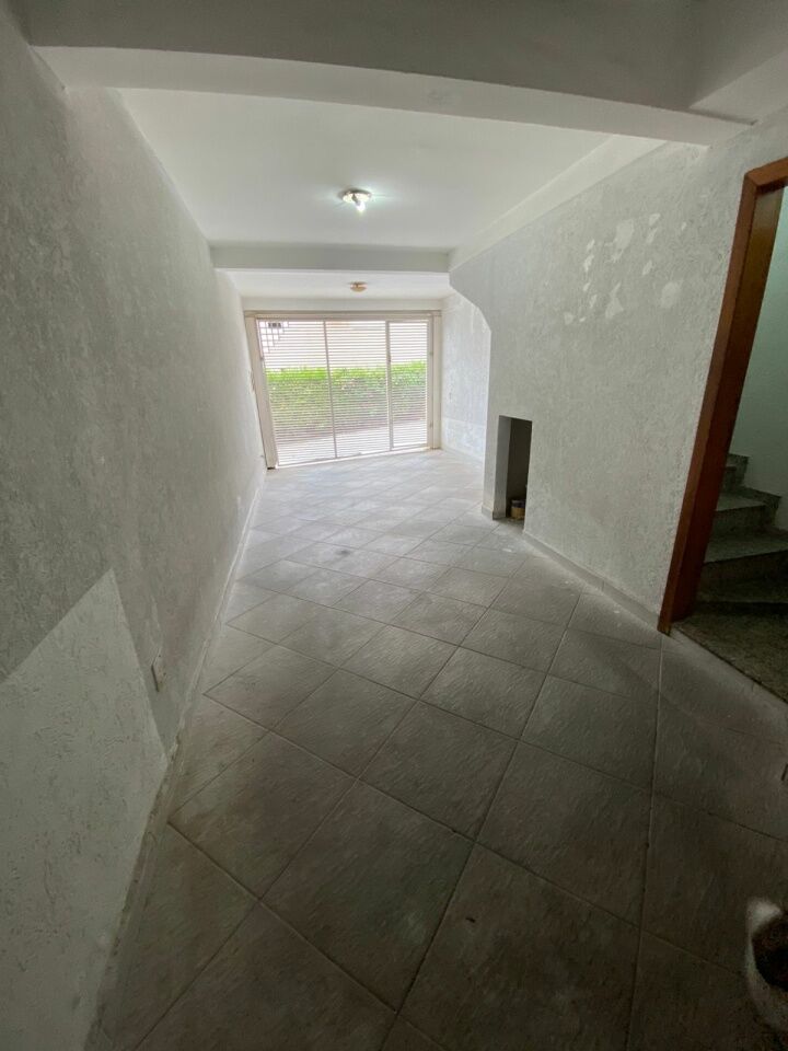 Condomínio para Locação - Penha