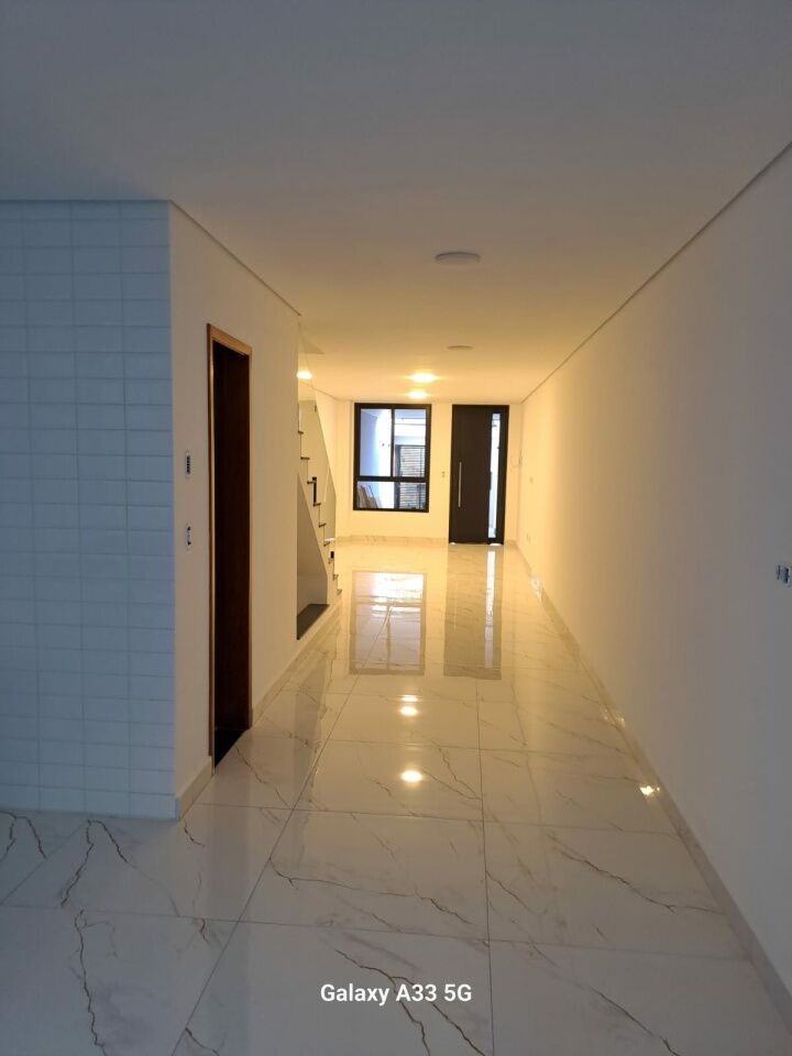 Sobrado para Venda - Água Rasa