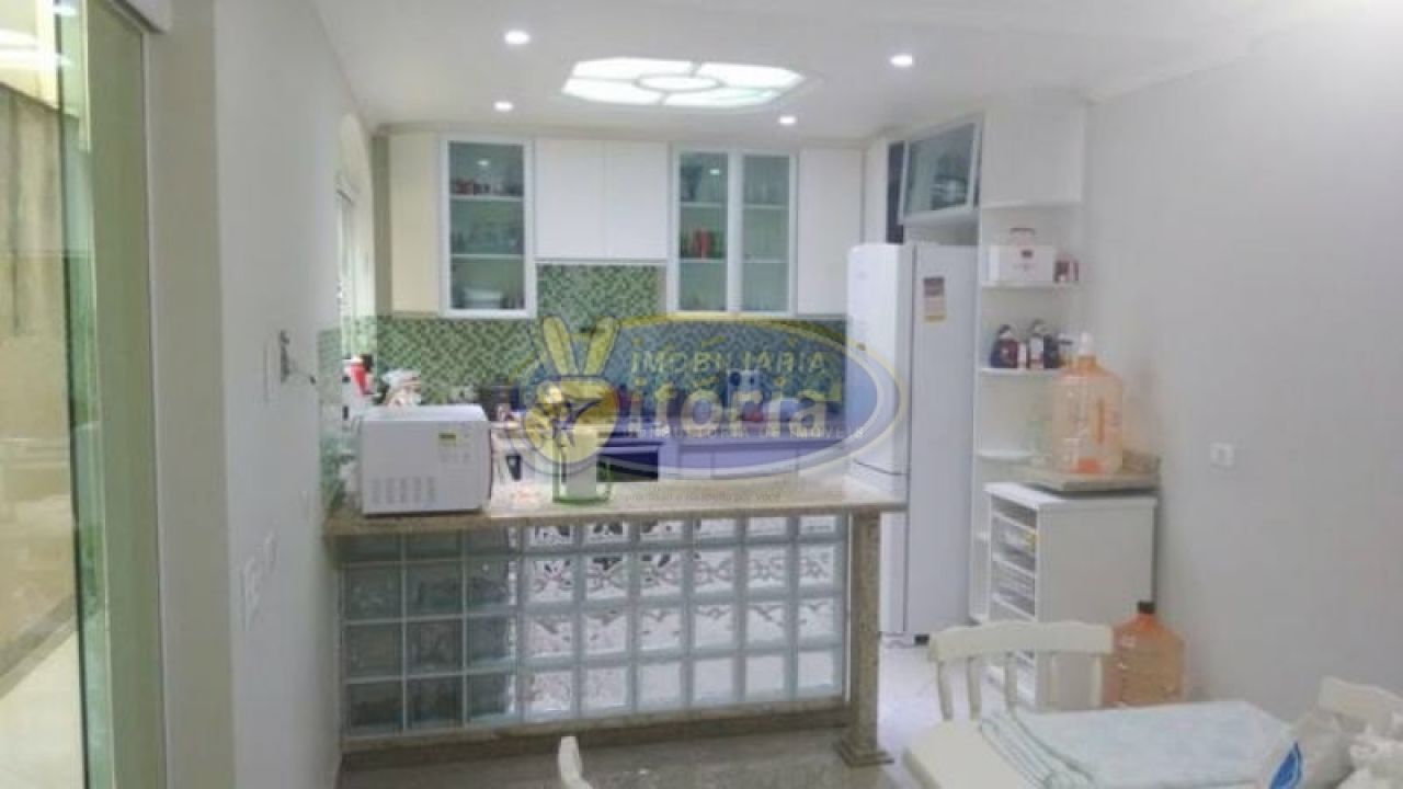 Sobrado para Venda - Montanhão