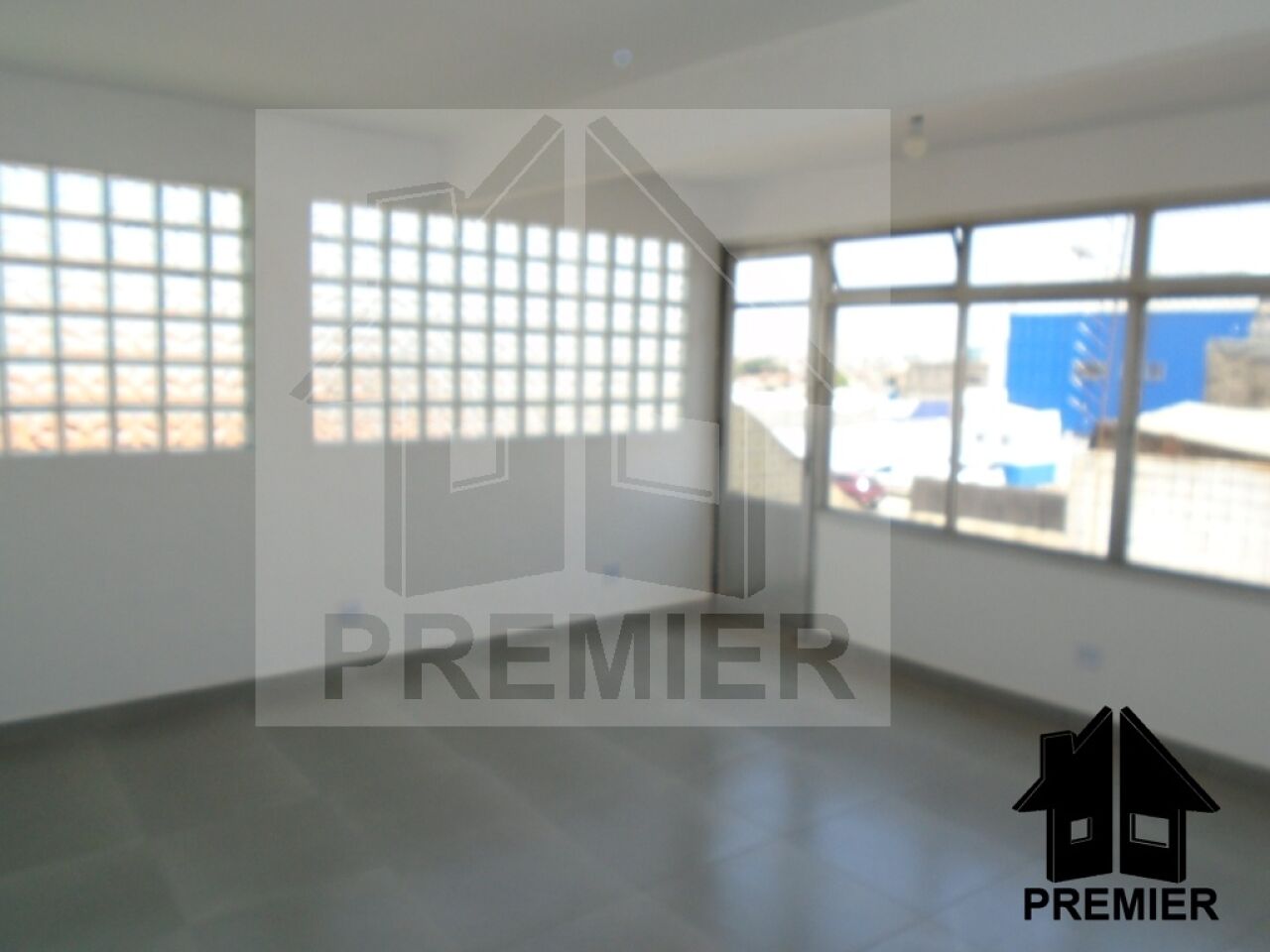 Casa de Vila para Locação - Jardim Guairaca