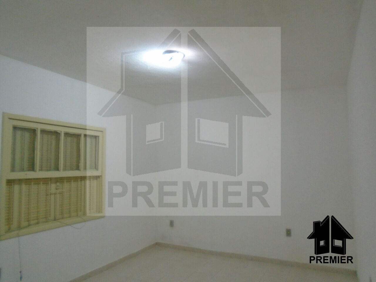 Casa de Vila para Locação - Jardim Guairaca