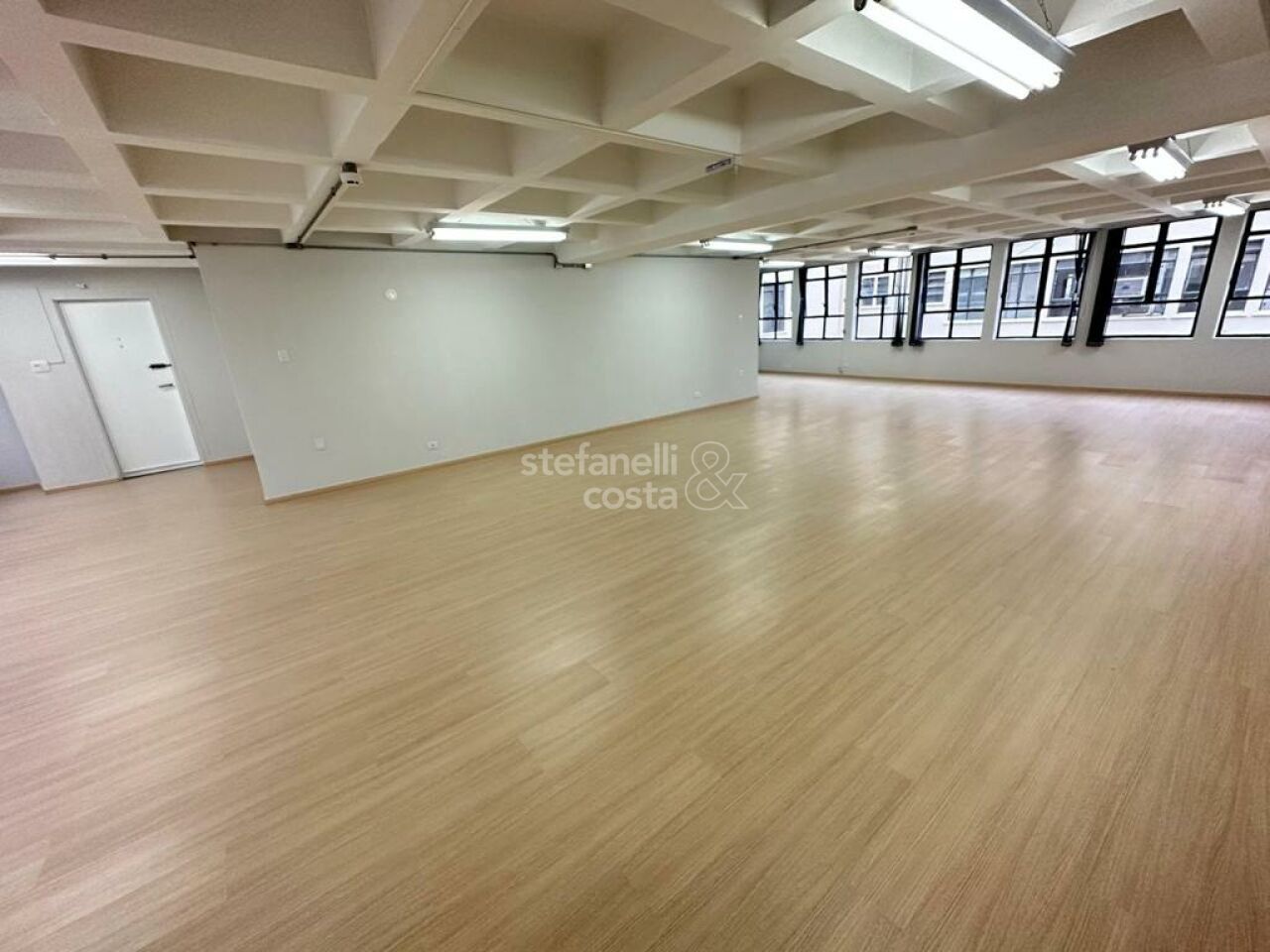 Conj. Comercial para Venda - REPÚBLICA