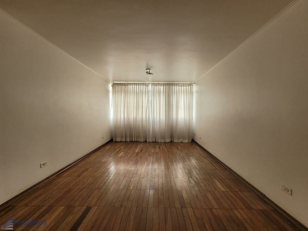 Apartamento à venda com 3 quartos, 110m² - Foto 2