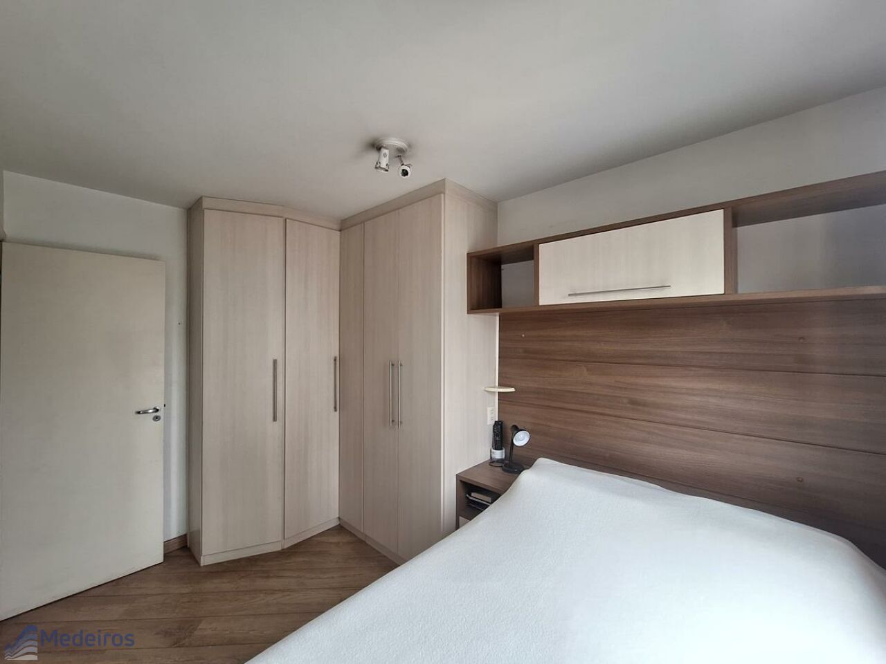Apartamento à venda com 2 quartos, 42m² - Foto 2