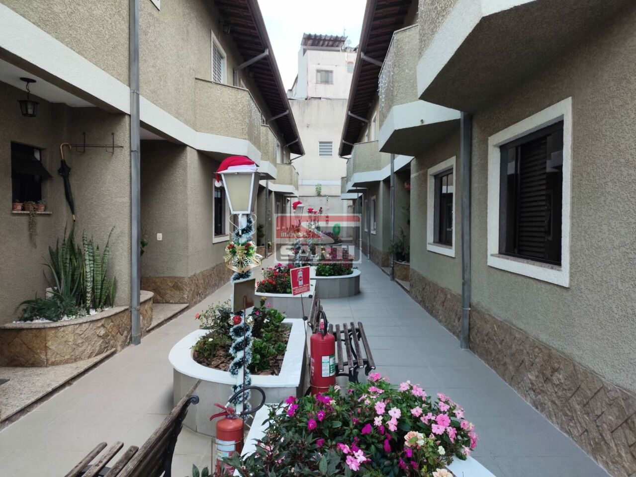 Condom�nio para Venda - Chora Menino