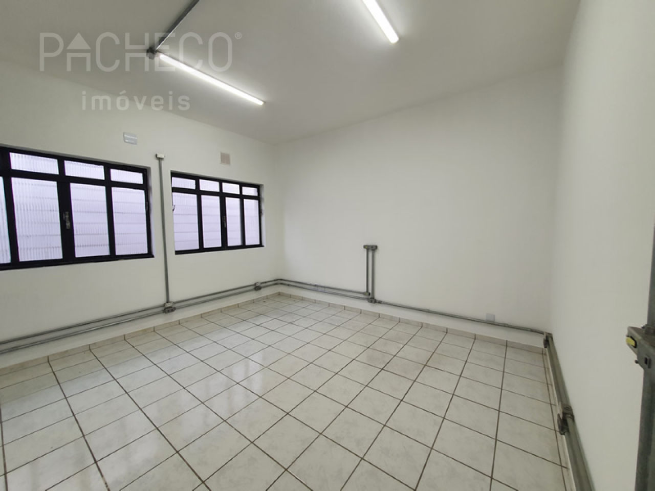 Sala - L1-48930
