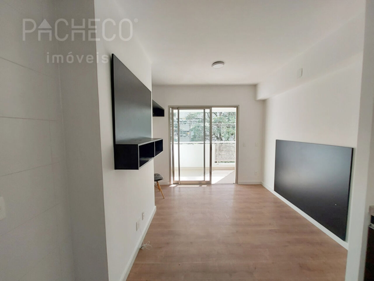 Studio - L1-52505