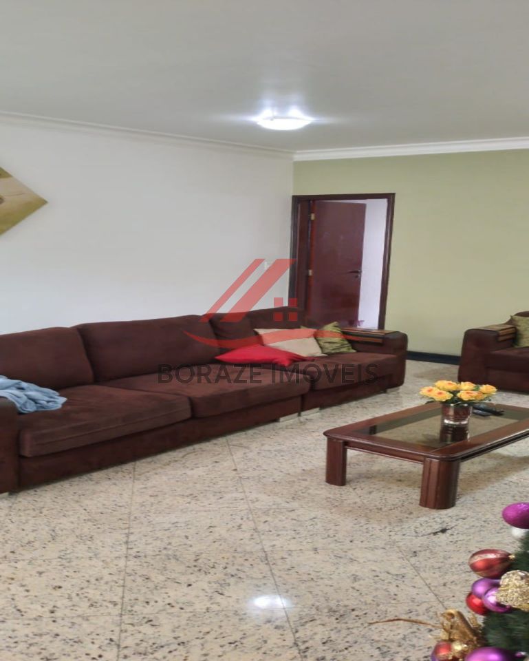 Sobrado com 4 quartos, sendo 2 suítes para venda na Vila Alzira em Santo André